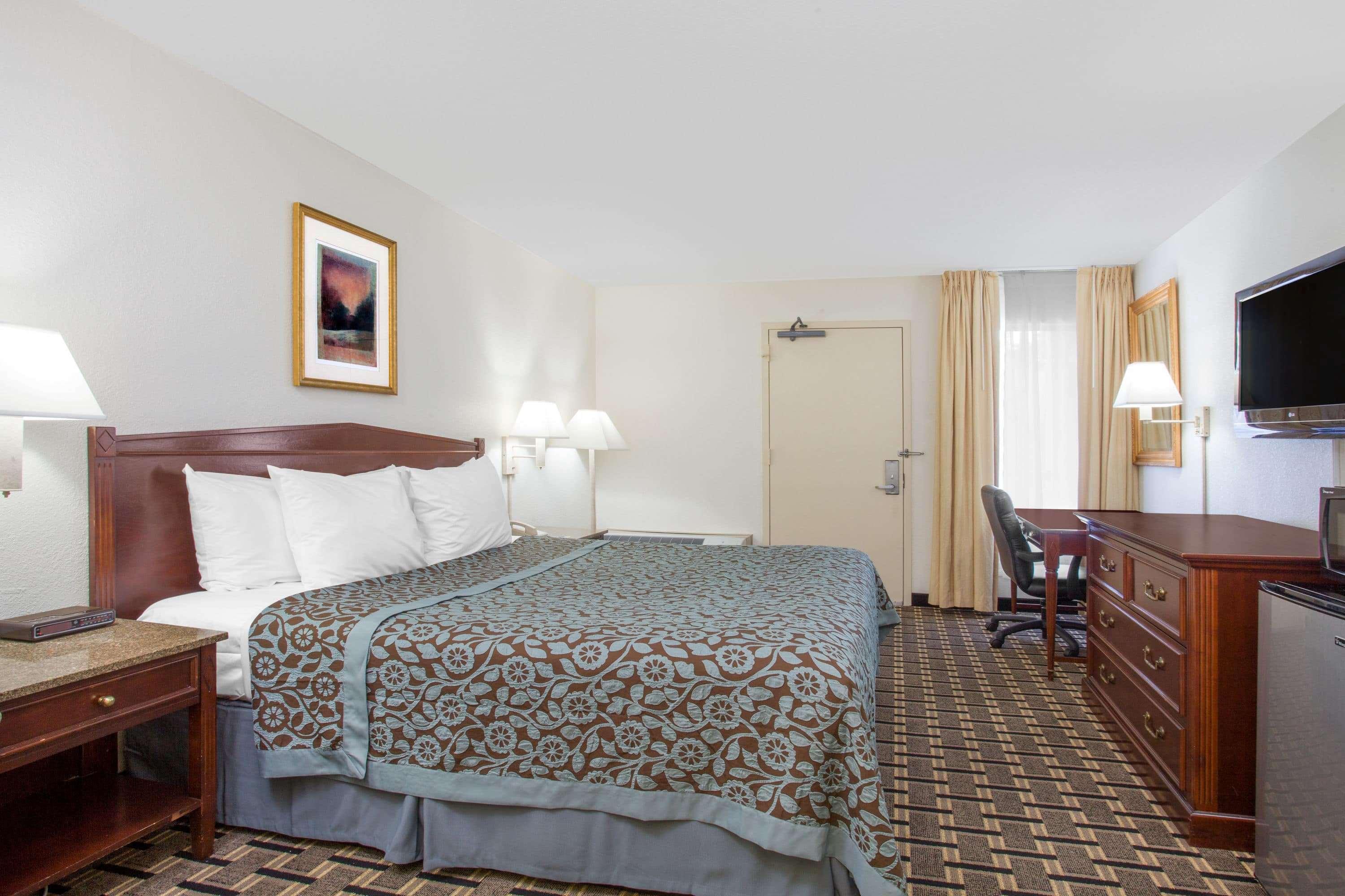 Hotel Carolina A Days Inn By Wyndham Хилтон-Хед-Айленд Экстерьер фото