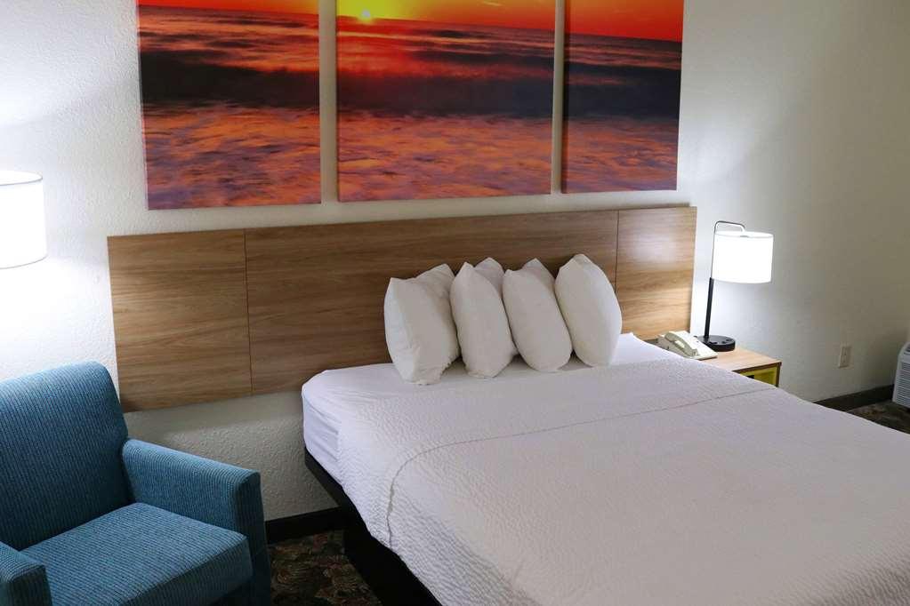 Hotel Carolina A Days Inn By Wyndham Хилтон-Хед-Айленд Номер фото